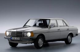 MERCEDES-BENZ СЕДАН (W123) 220 D